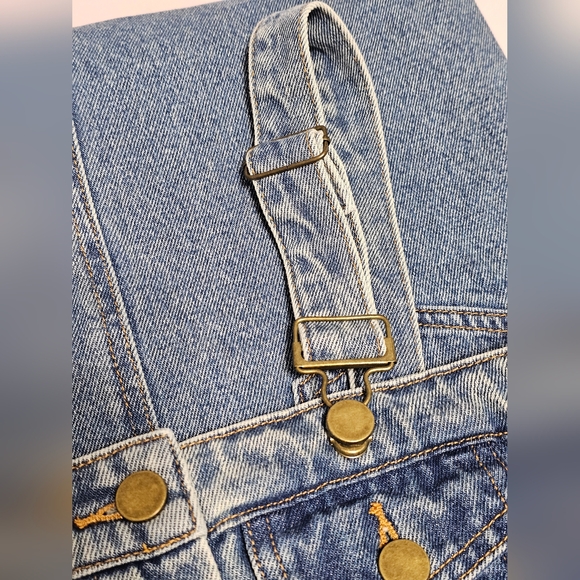 Pinafore Denim Cutout Dress. Urban Revivo - Picture 8 of 14